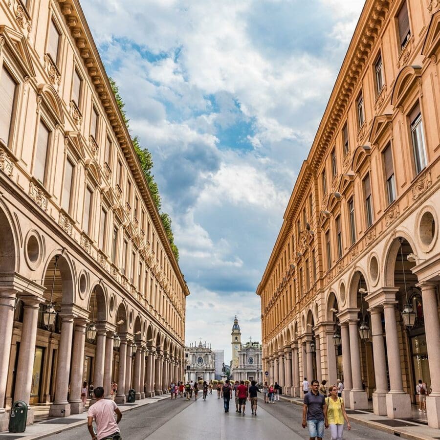 Retourvlucht Turijn vanuit CRL